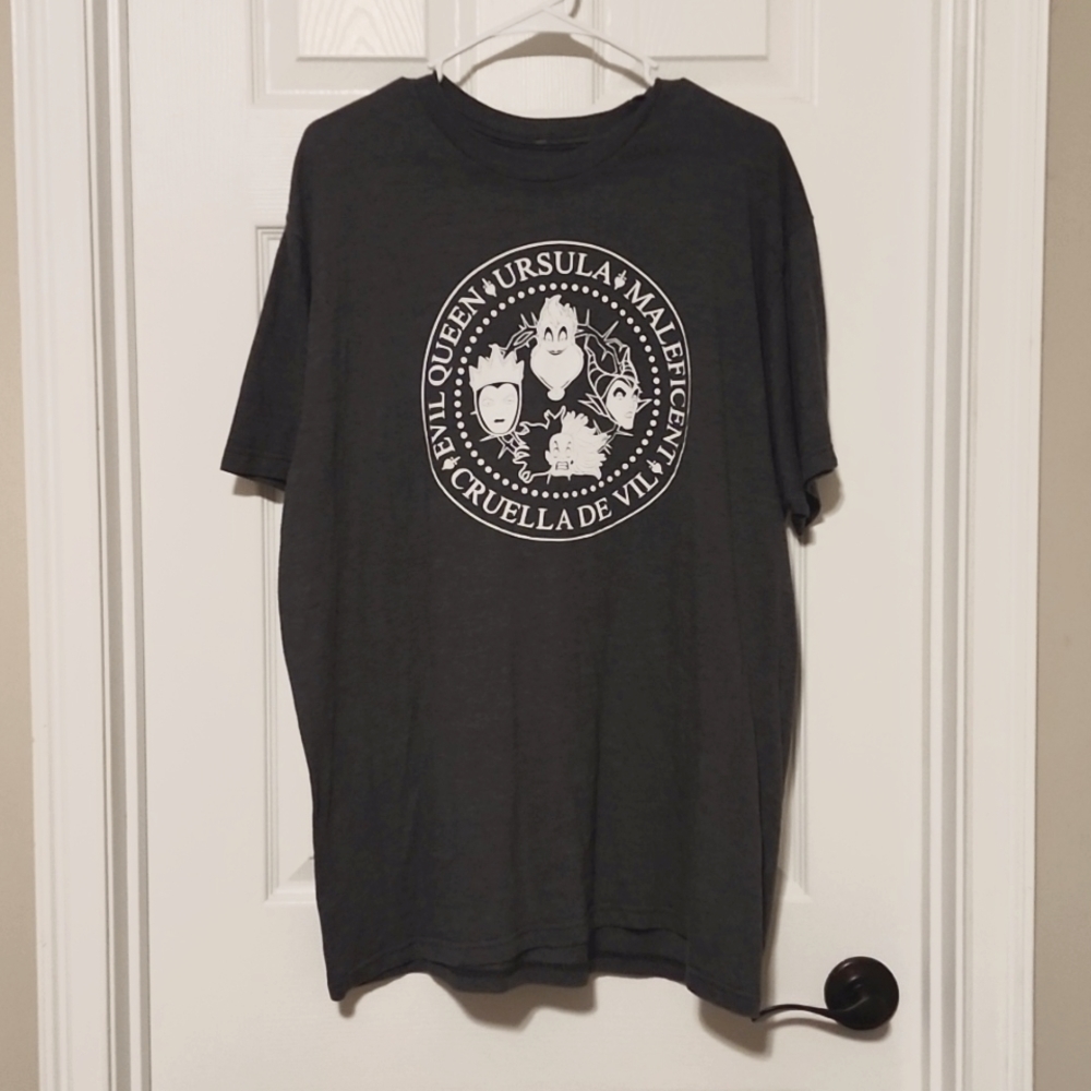 DISNEY Villains Gray T-Shirt - Circle Faces Name Outlined Circle, Size XL